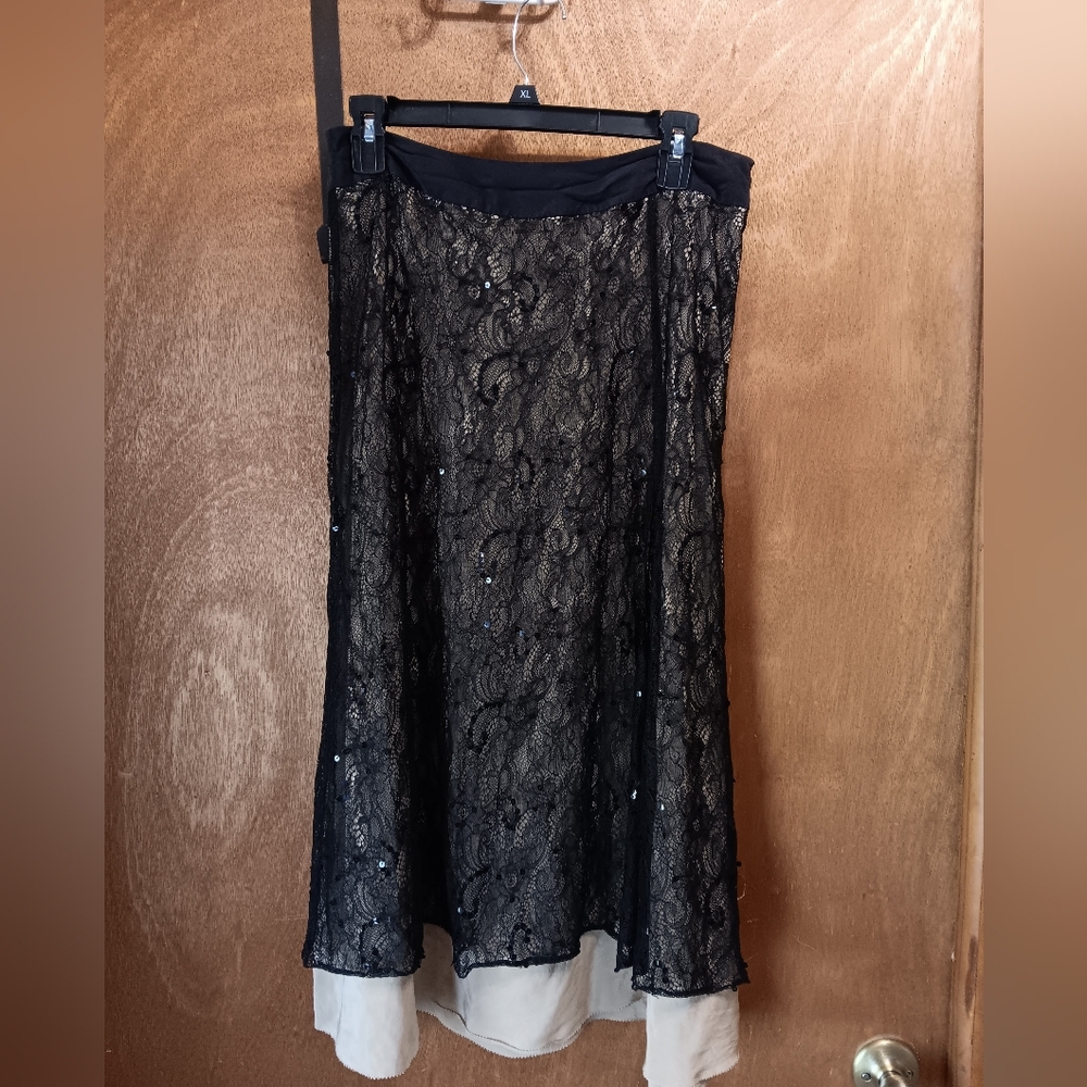 Devernois woman's skirt